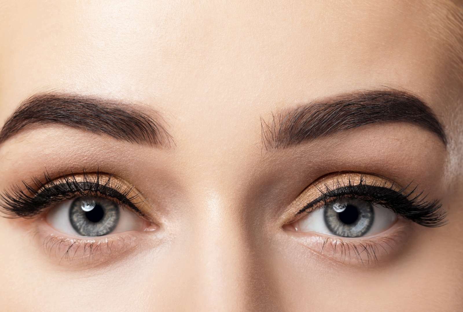 Diseño de cejas | Guía sobre cómo depilarte las cejas