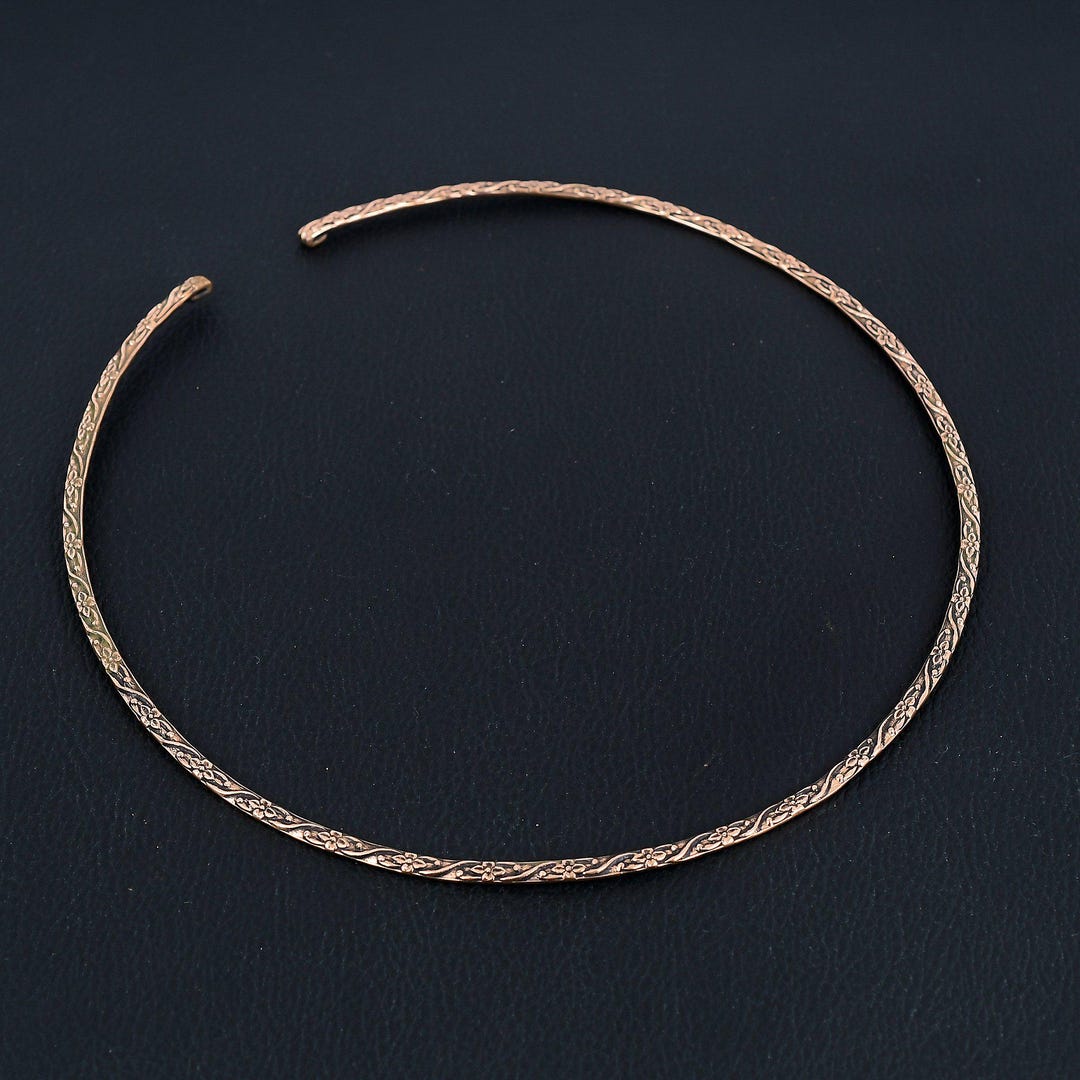 El collar choker: cuál elegir y cómo llevarlo